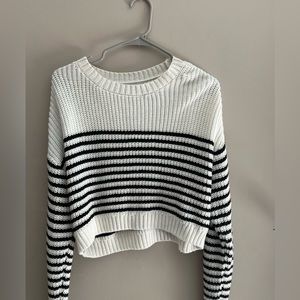 Garage black and white cropped sweater
